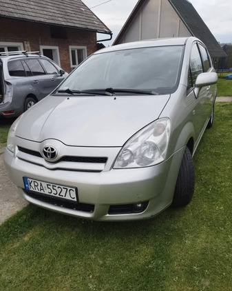 Toyota Corolla Verso cena 18000 przebieg: 252598, rok produkcji 2007 z Chrzanów małe 254